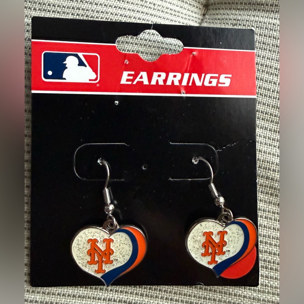 New York Mets MLB Heart Pierced Earrings with Team Logo - official merchandise